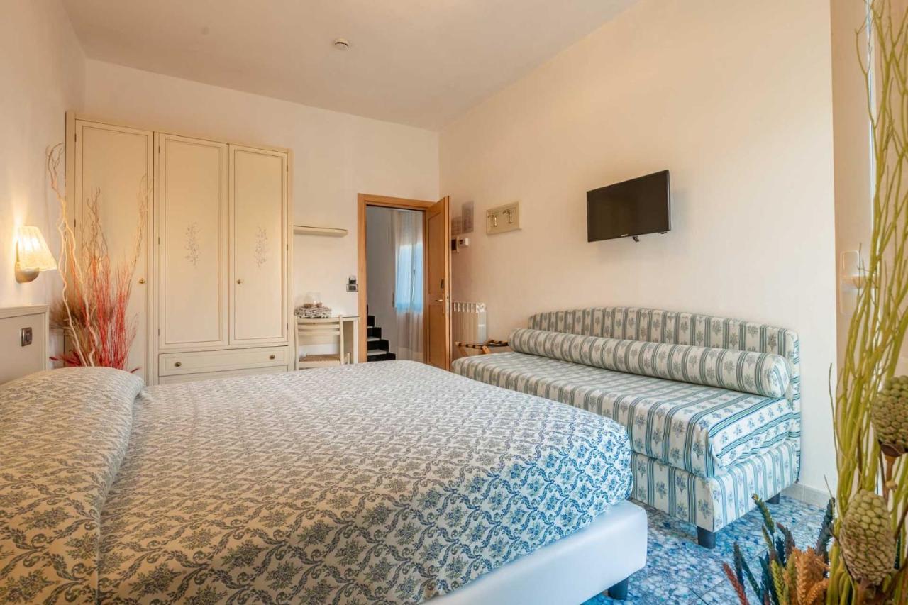 Riviera Hotel 3*